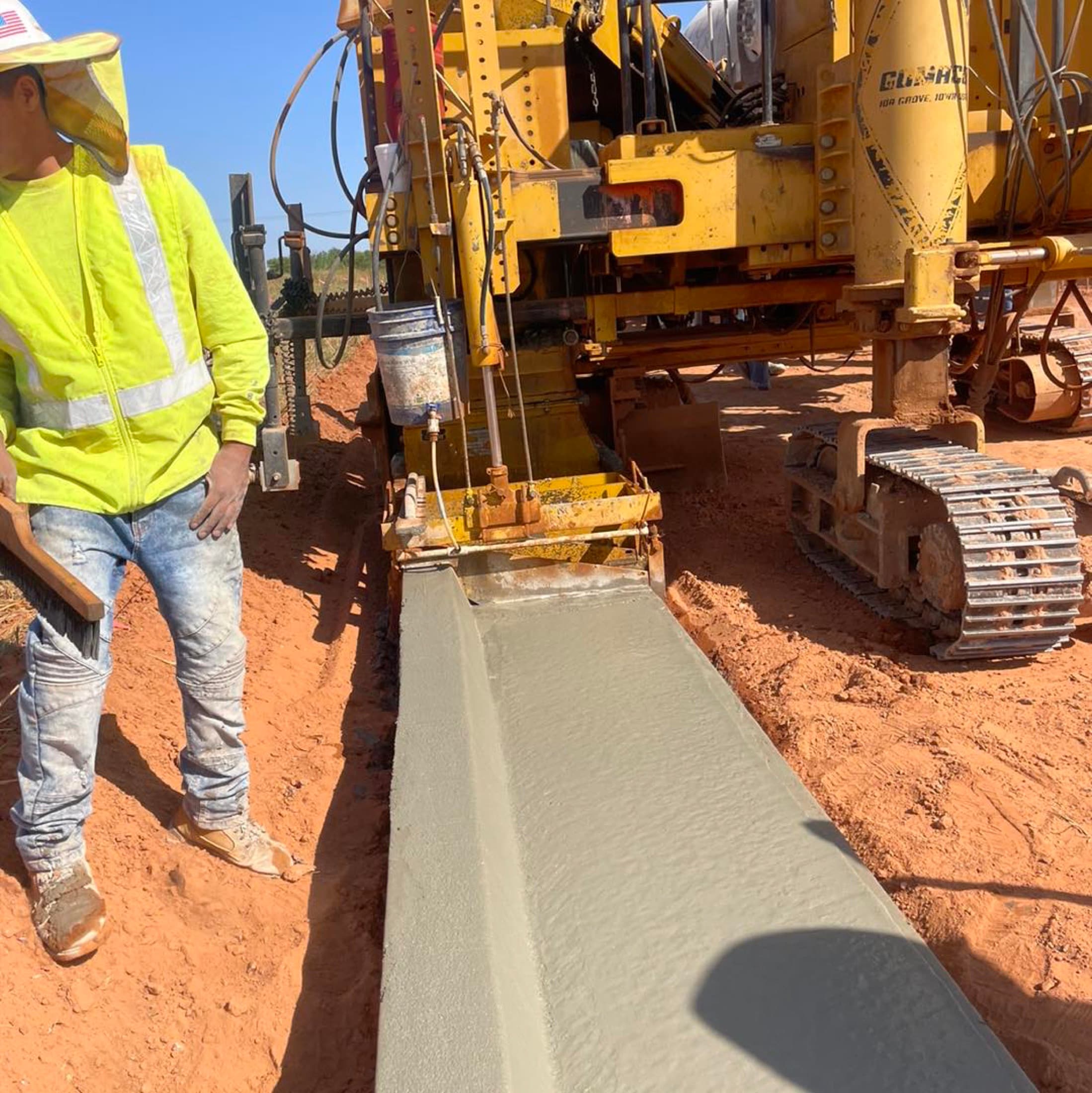 Concrete curb slipform