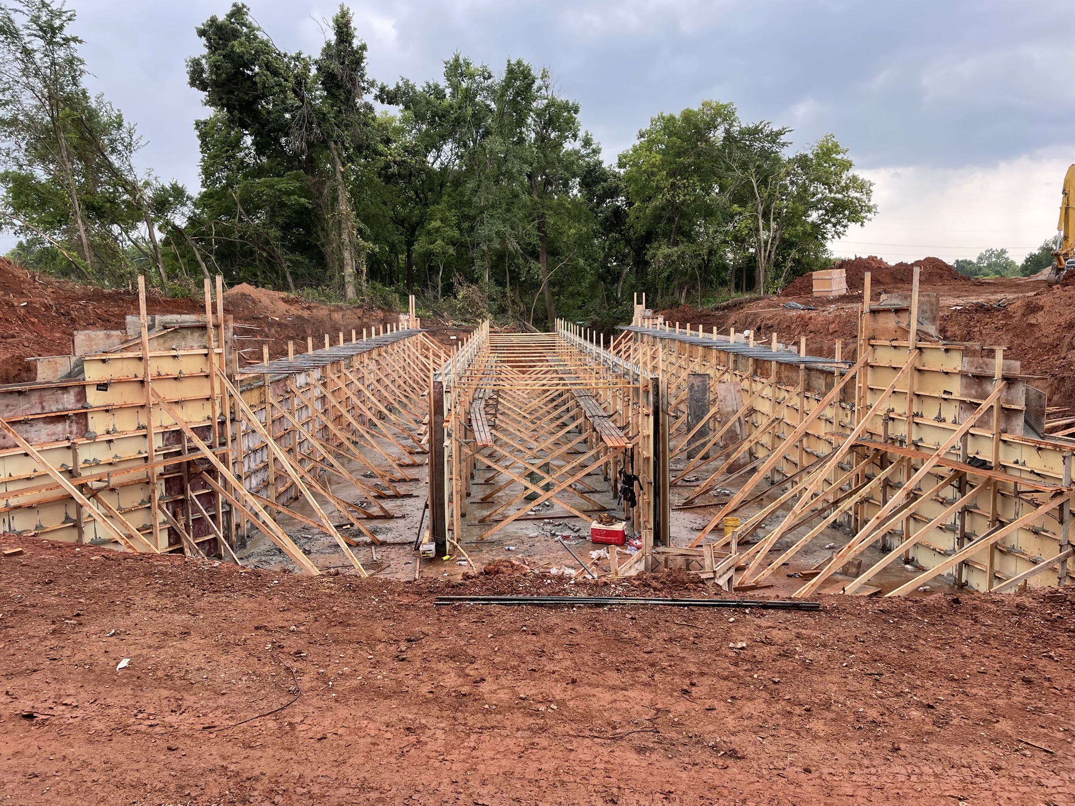 Formwork set for a cast-in-place drainage structure on a First Water site